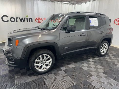 Used 2018 Jeep Renegade Latitude image 4