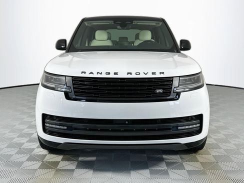 Used 2024 Land Rover Range Rover SE image 2