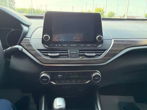 Used 2020 Nissan Altima 2.5 SL FWD image 18