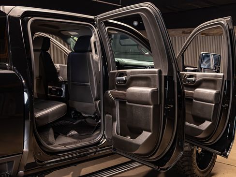 Used 2021 Chevrolet Silverado 2500 LTZ w/ LTZ Plus Package image 30