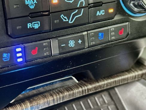 Used 2020 Ford F250 Lariat w/ Lariat Ultimate Package AWD/4WD image 22