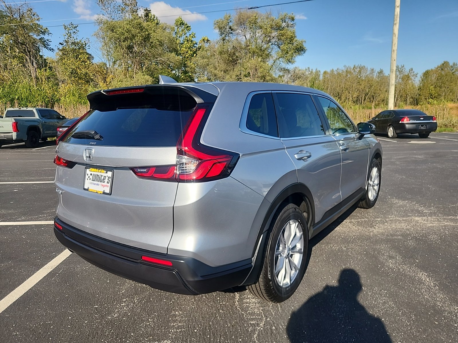 Used 2025 Honda CR-V EX image 12