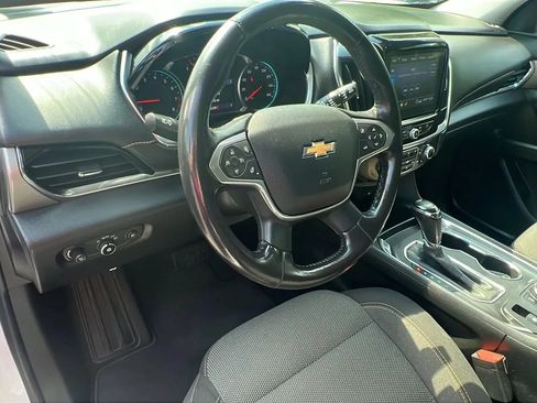 Used 2020 Chevrolet Traverse LT w/ Driver Confidence II Package AWD/4WD image 25