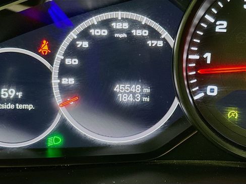 Used 2023 Porsche Cayenne AWD/4WD image 12