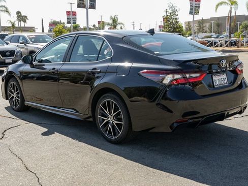 Used 2024 Toyota Camry SE FWD image 6