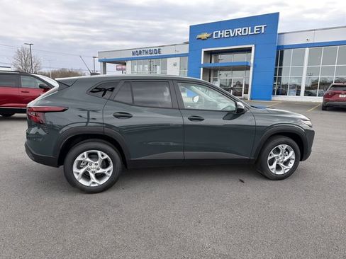 New 2026 Chevrolet Trax LS w/ LS Convenience Package FWD image 5