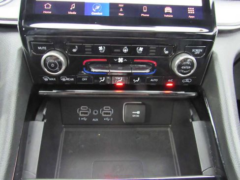 Used 2023 Jeep Grand Cherokee Overland w/ Adv Protech Group III image 20