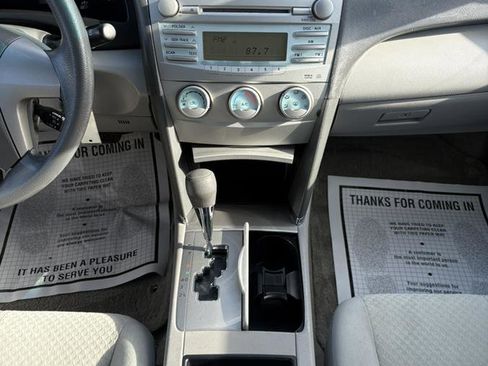 Used 2009 Toyota Camry LE image 25
