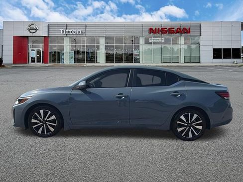 Used 2025 Nissan Sentra SV w/ SV Premium Package FWD image 4