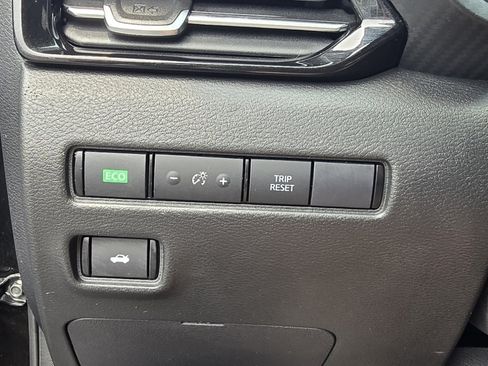 Used 2023 Nissan Sentra SR w/ Trunk Package FWD image 23