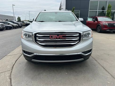 Used 2017 GMC Acadia SLT FWD image 3