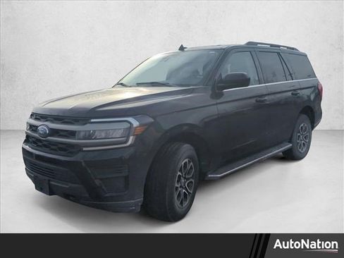 Used 2023 Ford Expedition XLT image 1