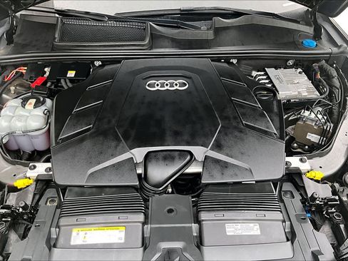 Used 2020 Audi Q7 3.0T Premium Plus w/ Premium Plus Package AWD/4WD image 27