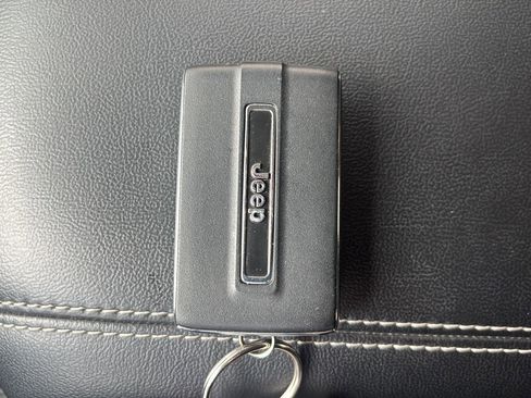 Used 2023 Jeep Grand Cherokee L Laredo w/ Luxury Tech Group I image 37