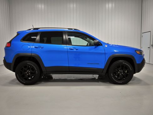Used 2021 Jeep Cherokee Trailhawk AWD/4WD image 36