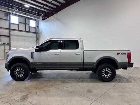 Used 2017 Ford F250 Lariat w/ Lariat Ultimate Package AWD/4WD image 10