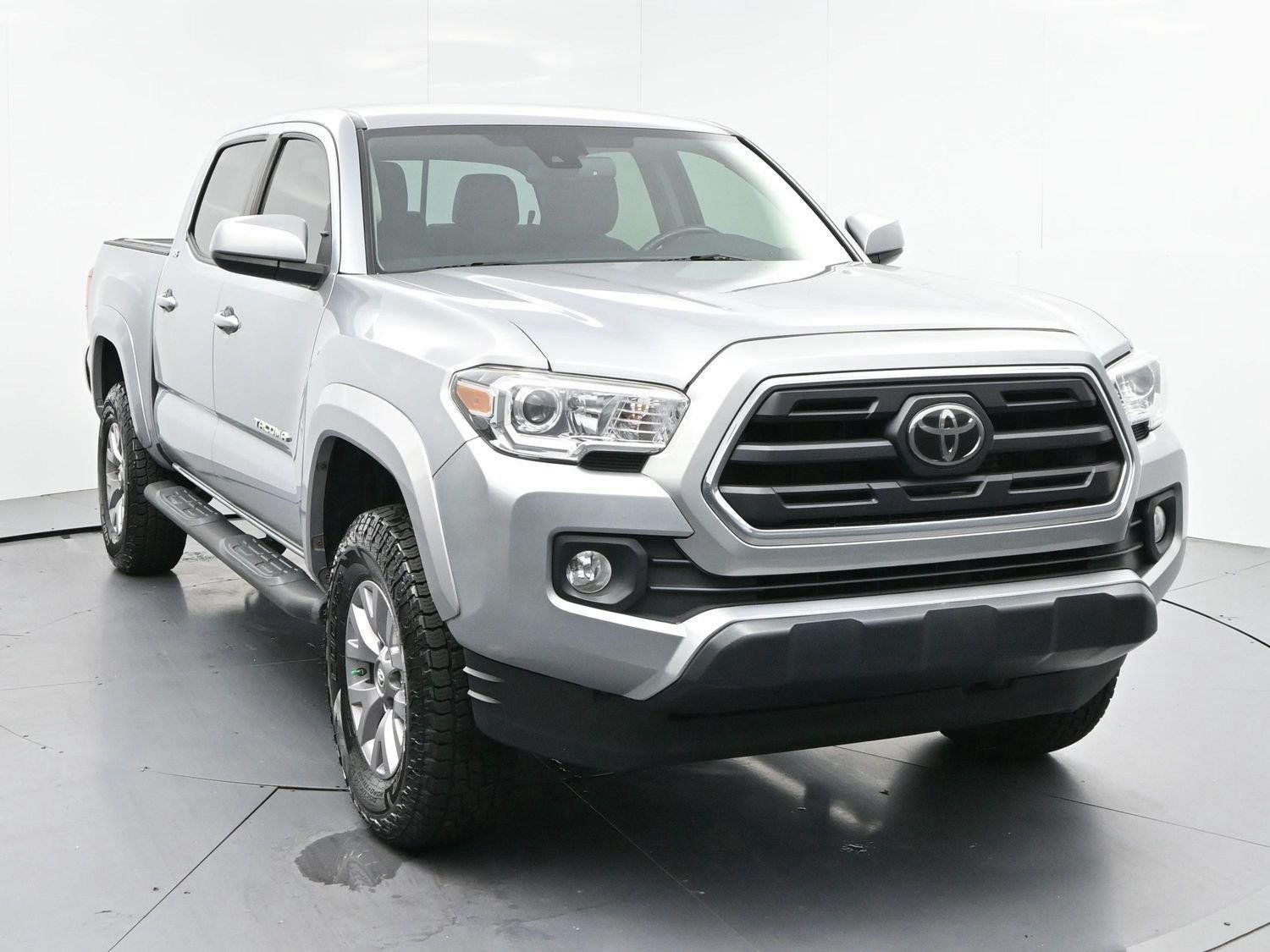 Used 2019 Toyota Tacoma SR5 AWD/4WD image 2