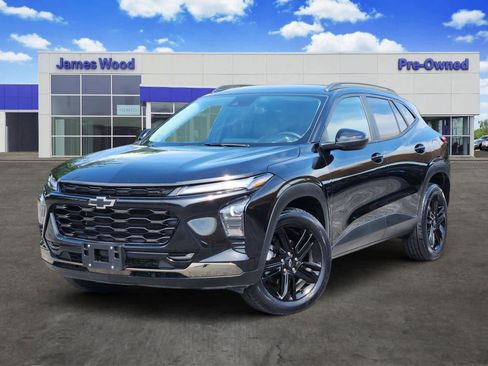 Certified 2025 Chevrolet Trax ACTIV w/ Driver Confidence Package FWD image 1