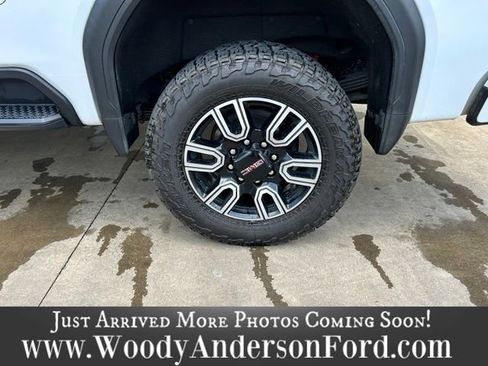 Used 2021 GMC Sierra 2500 AT4 w/ AT4 Premium Plus Package AWD/4WD image 7