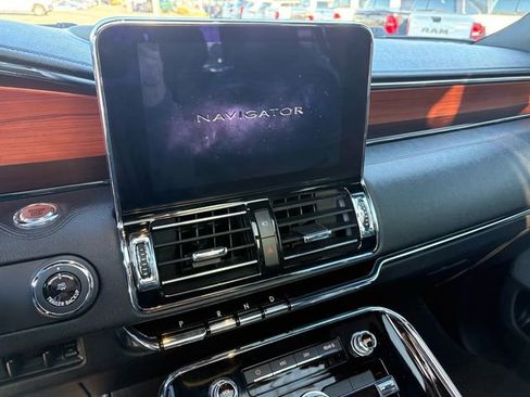 Used 2020 Lincoln Navigator Reserve w/ Equipment Group 208A Reserve image 12