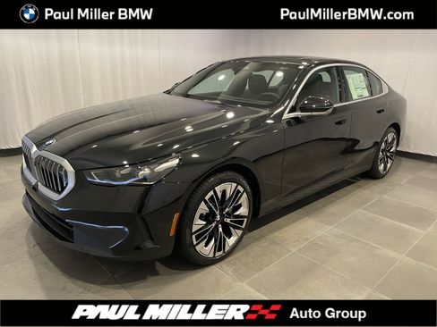 New 2026 BMW 530i xDrive w/ Premium Package AWD/4WD image 1
