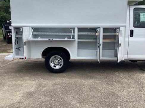 New 2025 Chevrolet Express 3500 w/ Power Convenience Package RWD image 3