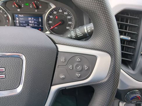 Used 2023 GMC Acadia SLE image 26