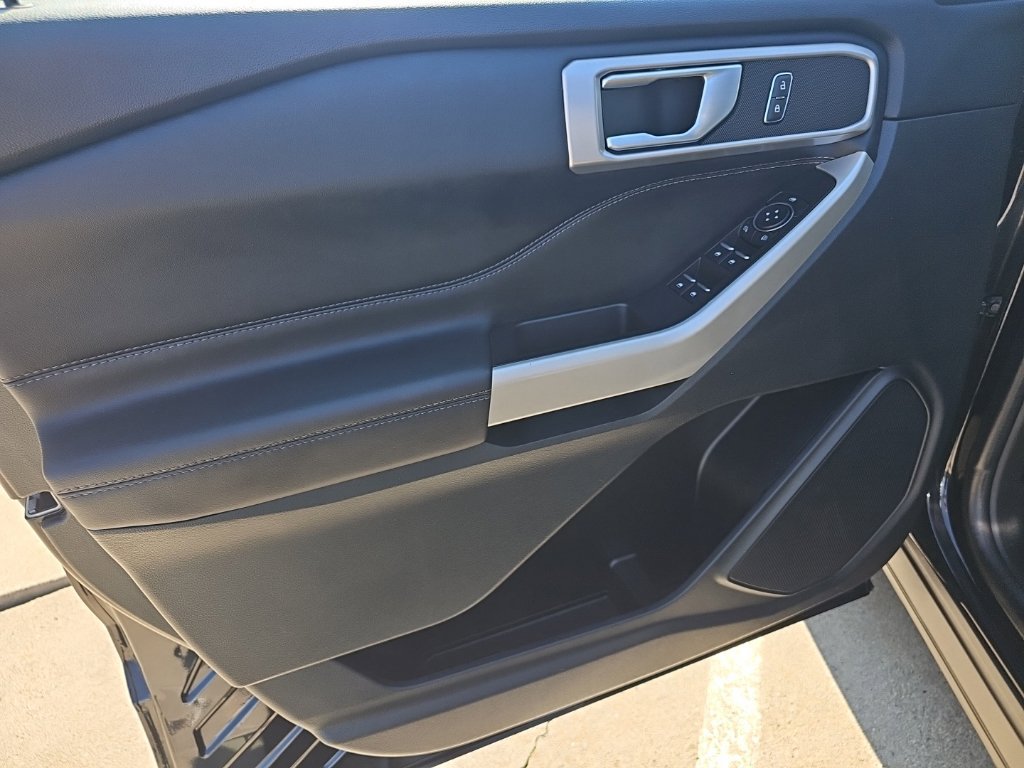 Used 2024 Ford Explorer XLT w/ Equipment Group 202A AWD/4WD image 16