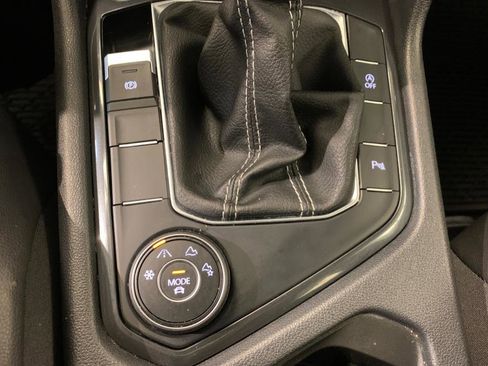 Used 2022 Volkswagen Tiguan SE R-Line image 37