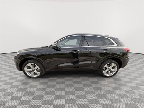 Used 2025 Audi Q5 Premium Plus w/ Premium Plus AWD/4WD image 2