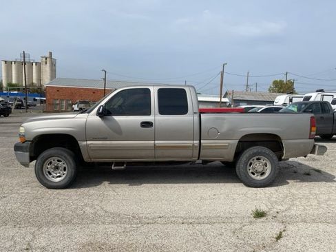 Used 2001 Chevrolet Silverado 2500 LS RWD image 3