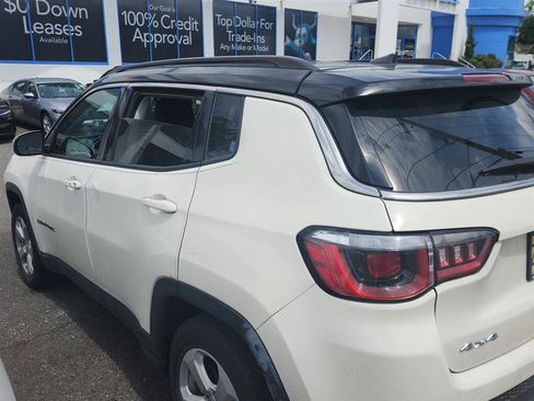 Used 2019 Jeep Compass Latitude w/ Popular Equipment Group AWD/4WD image 4