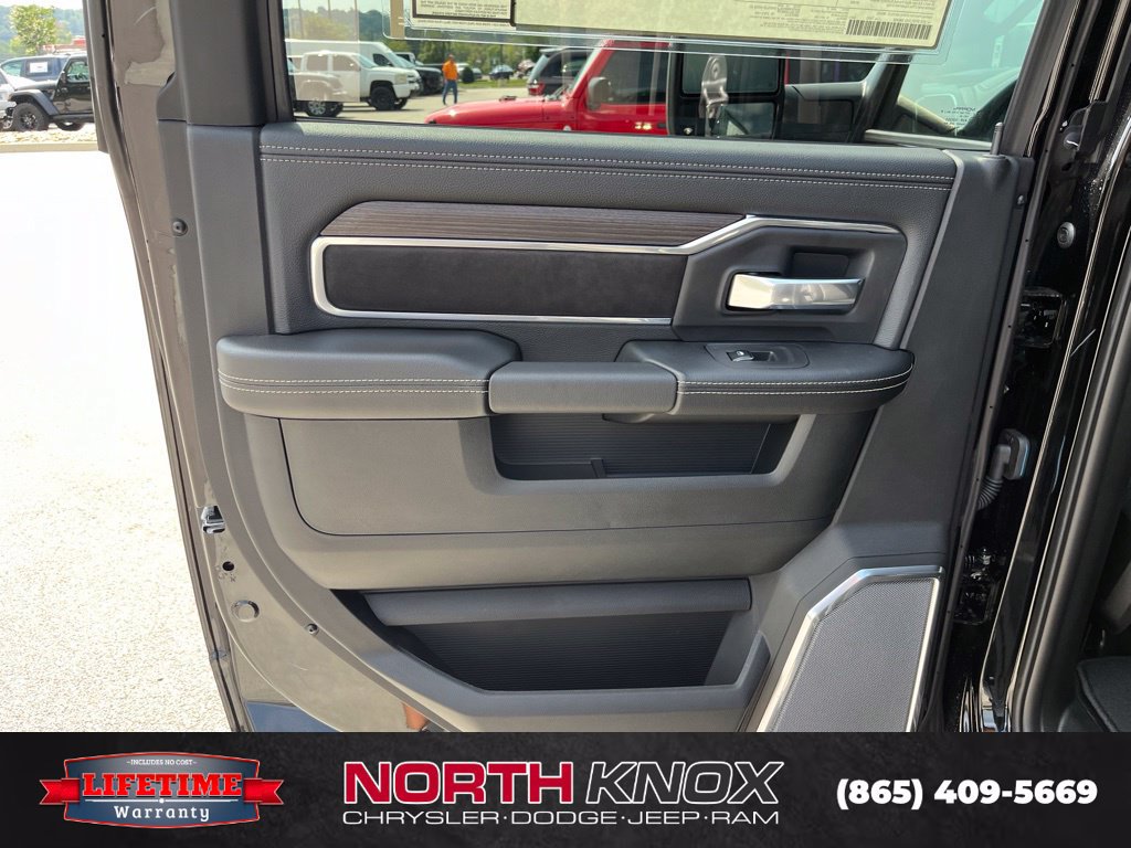 New 2027 RAM 2500 Laramie AWD/4WD image 18