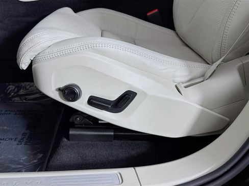 Used 2025 Volvo XC60 T8 Ultra w/ Protection Package Premier image 22