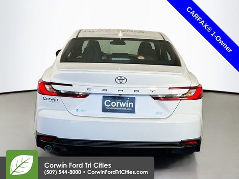 Used 2025 Toyota Camry SE image 13