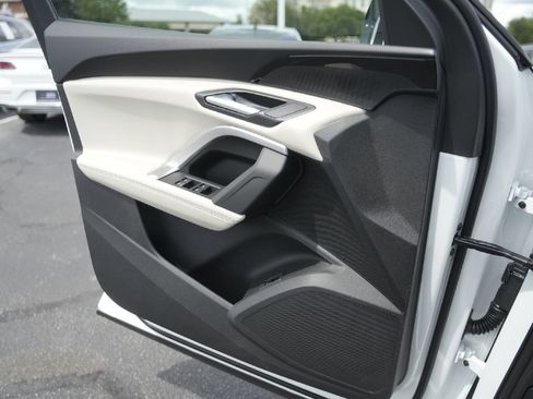 New 2025 Audi Q5 Premium image 12