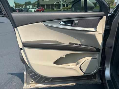 Used 2018 Lincoln MKX Reserve w/ Lincoln MKX Climate Package AWD/4WD image 12