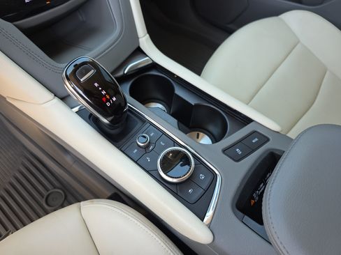 Used 2020 Cadillac XT6 Premium Luxury FWD image 23