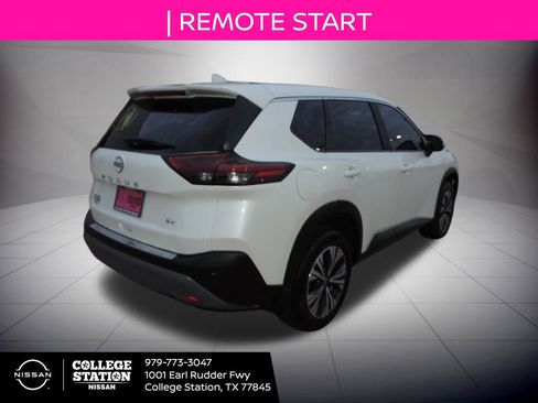 Used 2023 Nissan Rogue SV image 4
