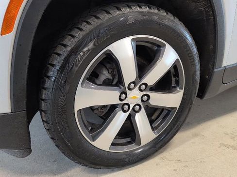 Used 2022 Chevrolet Traverse LT AWD/4WD image 9