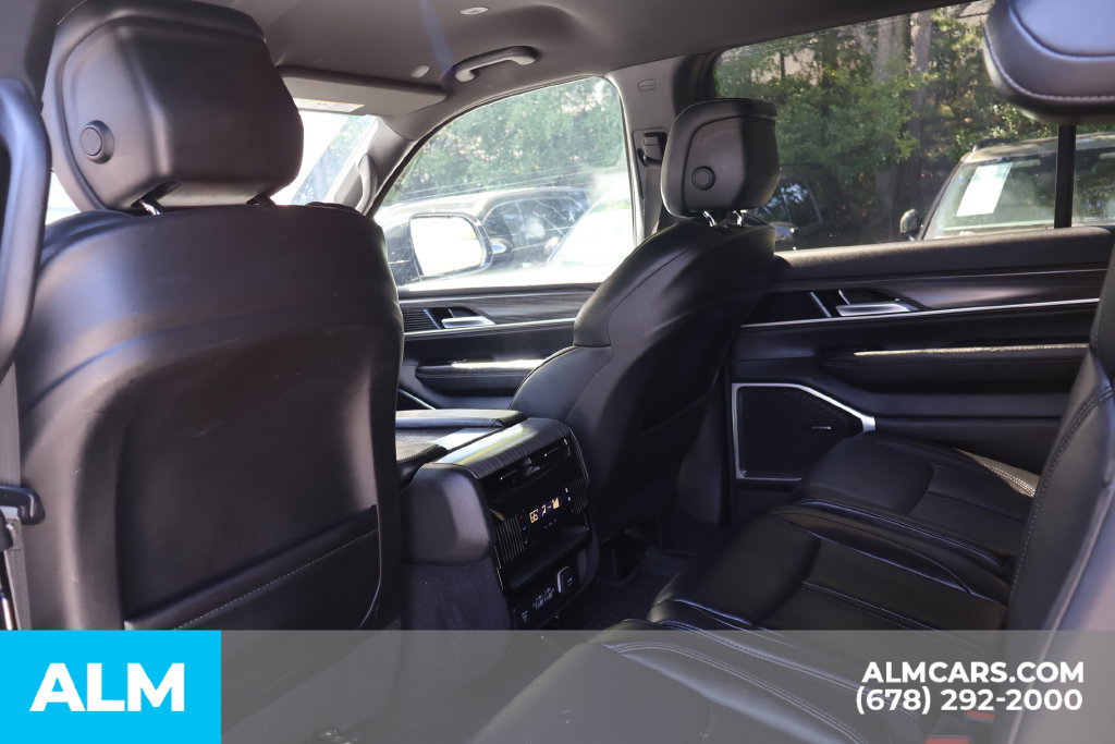 Used 2024 Jeep Wagoneer L Series II w/ Flexible Seating Group RWD image 17