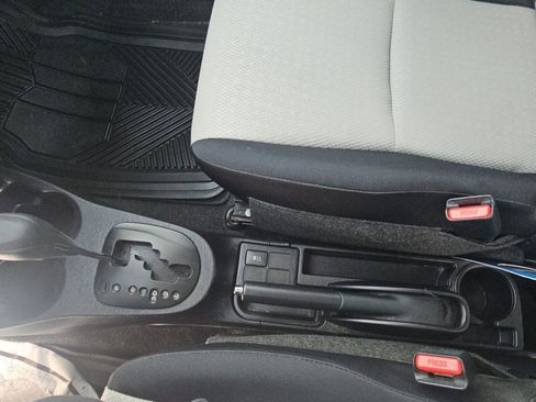 Used 2012 Toyota Yaris LE FWD image 18