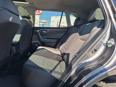Used 2022 Toyota RAV4 XLE w/ Convenience Package FWD image 10