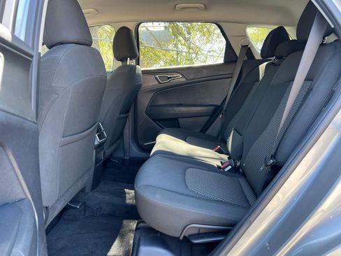 Used 2025 Kia Sportage LX image 21