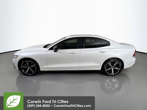 Used 2024 Volvo S60 B5 Plus image 5