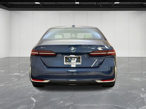 Used 2024 BMW 530i xDrive w/ Premium Package image 7