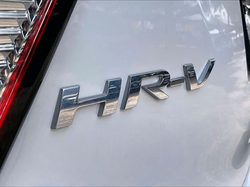 Used 2019 Honda HR-V Touring image 10