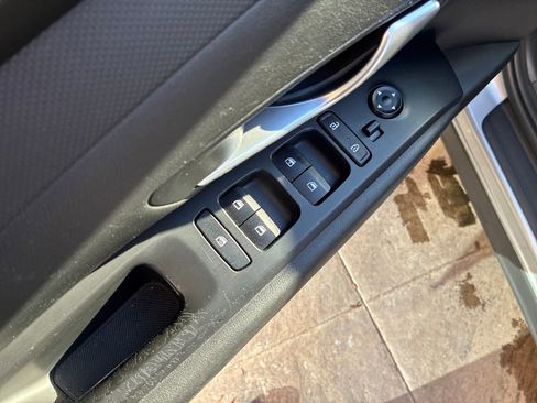 Used 2022 Hyundai Tucson SE image 20