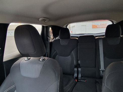 Used 2015 Jeep Cherokee Latitude image 23