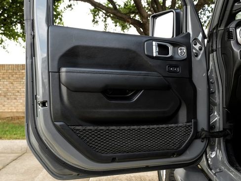 Used 2022 Jeep Wrangler Unlimited Sahara AWD/4WD image 53